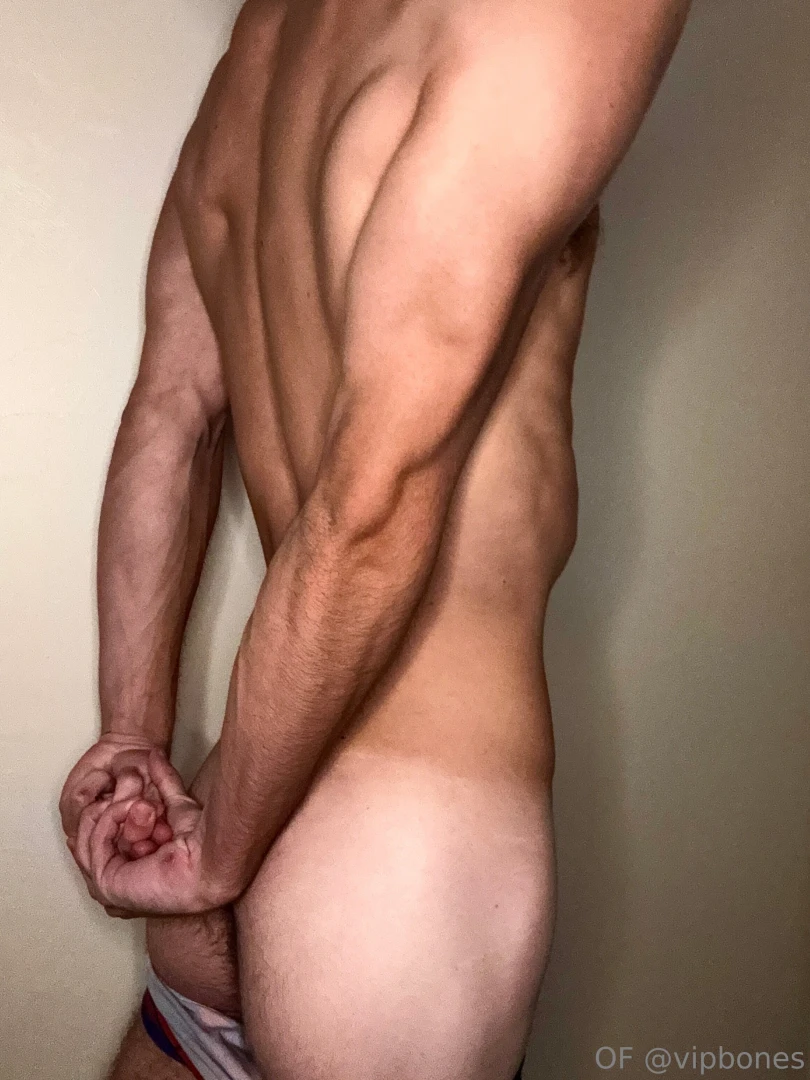 Been hitting my back more in the gym lately can you tell 