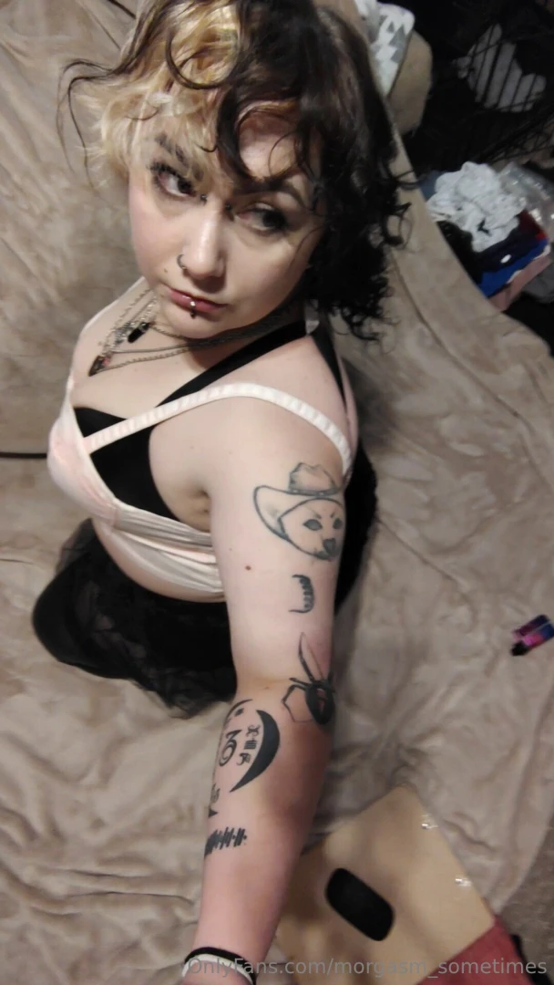 Simple stills from a long overdue session of reminding myself that part 5 