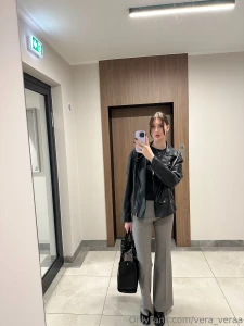 Putting a mirror in the basement was a great decision by the developer