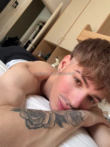 This pic lowkey needs ur reaction in my dms rn