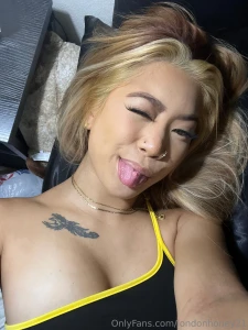 Who s not busy rn hmu