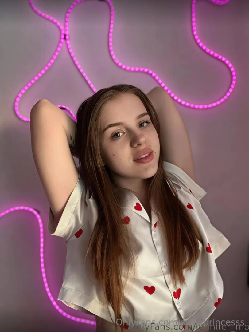 Lustful doll jennifer_mo with a creamy pussy text her jennifer_mo she part 139 