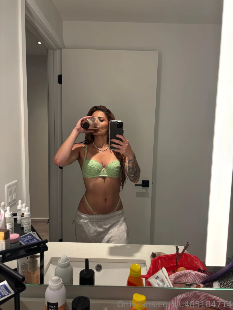 Good morning always need my coffee like post if you wanna chat 