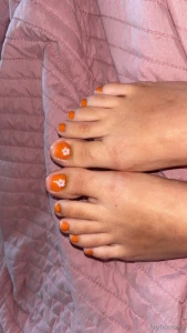 Cum on my toessss