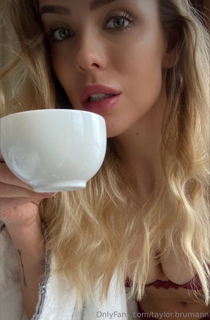 Good morning babe coffee 