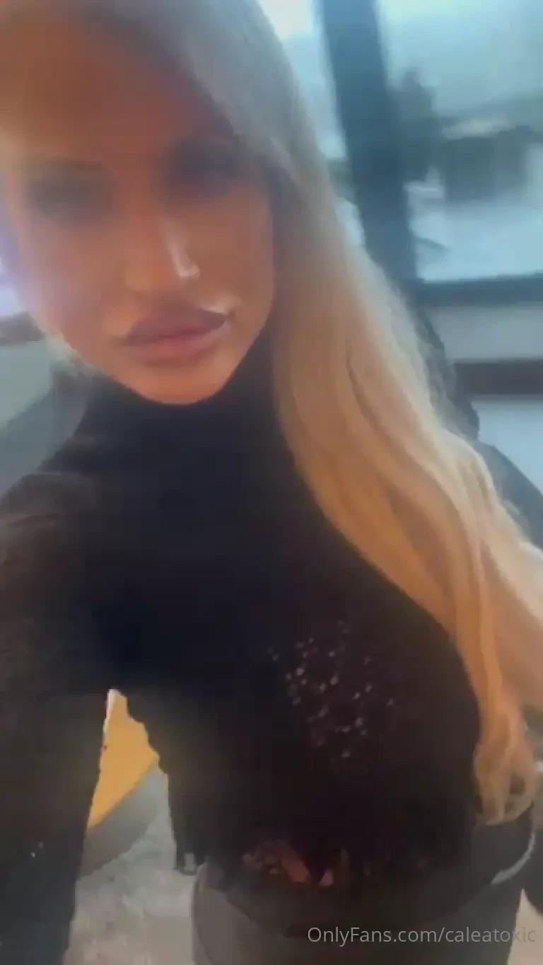 I love the atmosphere of beautiful hotel suites here i am right now 