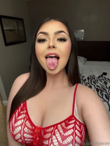 This is how happy i be to catch nut in my mouth