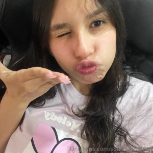 Sending kisses in my my melody tee wanna know what i m wearing