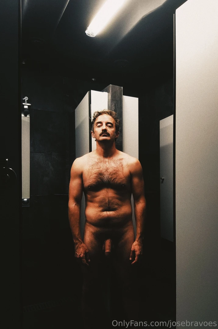 Hoy me asomo a ti miro de frente a tus luchas a tus demonios a tus 