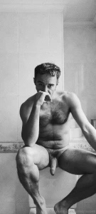 Aqu estamos todos pues quien ten a pudor y censuras propias con