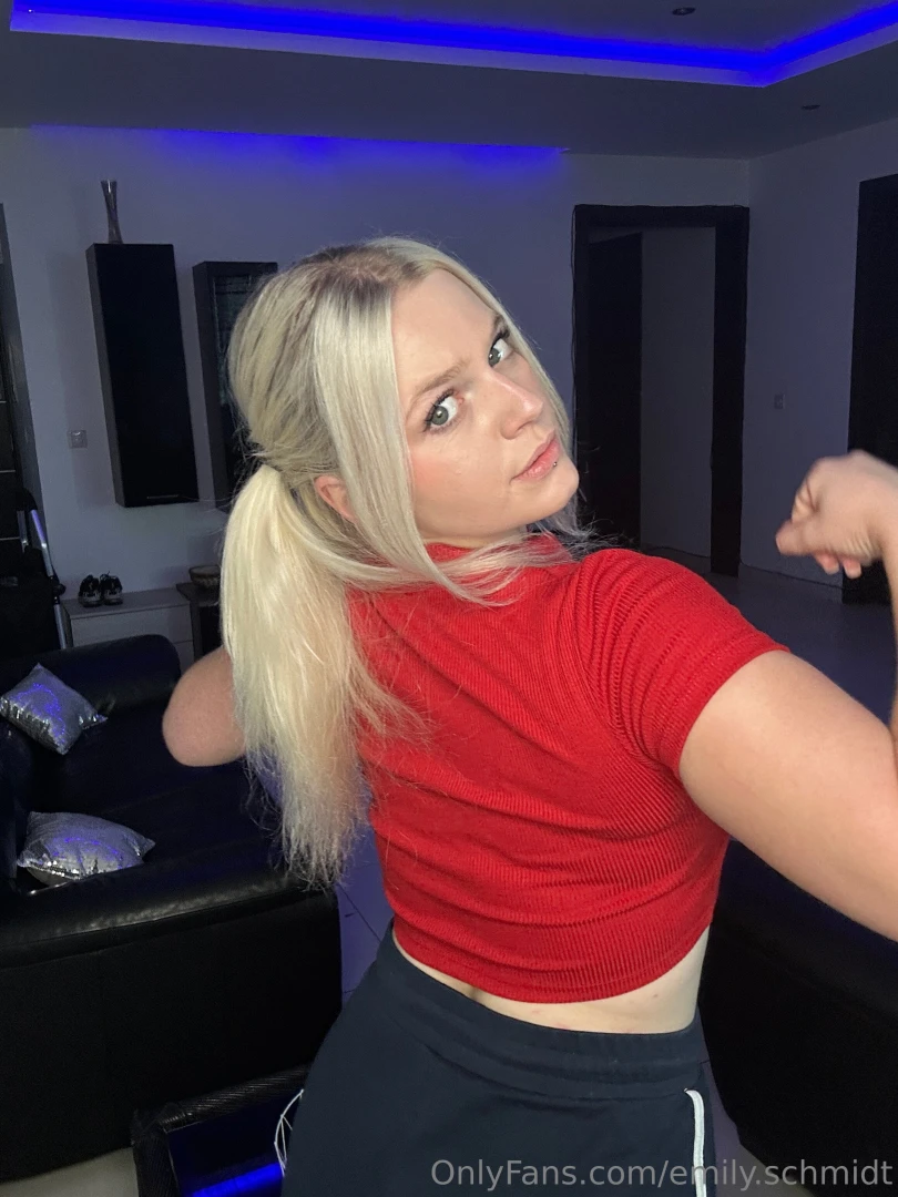 Pack mich gerne an den haaren ich hoffe von hinten gefalle ich dir 