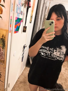 Anyone want to come eat this pussy filming some solo play tonight for