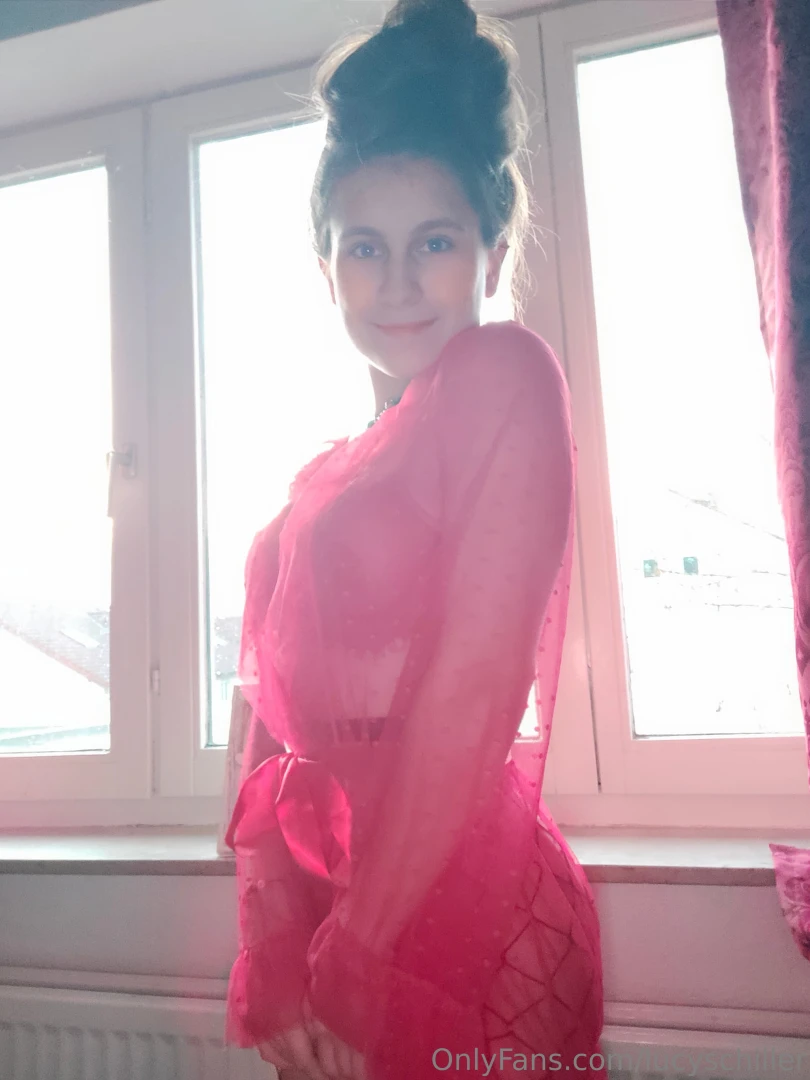 Findest du das knallige rot steht mir 