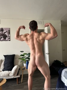 Lil butt shot for you muscles muscleworship
