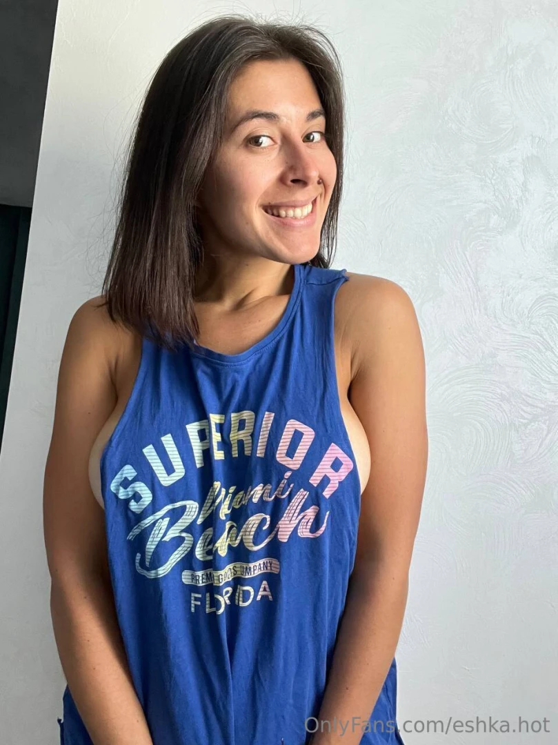 I m not saying this shirt is tight but let s just say it knows exactly 