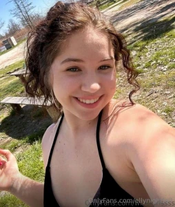 Write to her nbsp wildcurlssss she is online now this hot cutie part 32