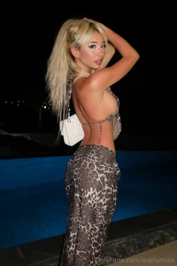 Ok but this dress kinda ate part 1