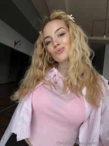 Do you think pink looks good on me part 3