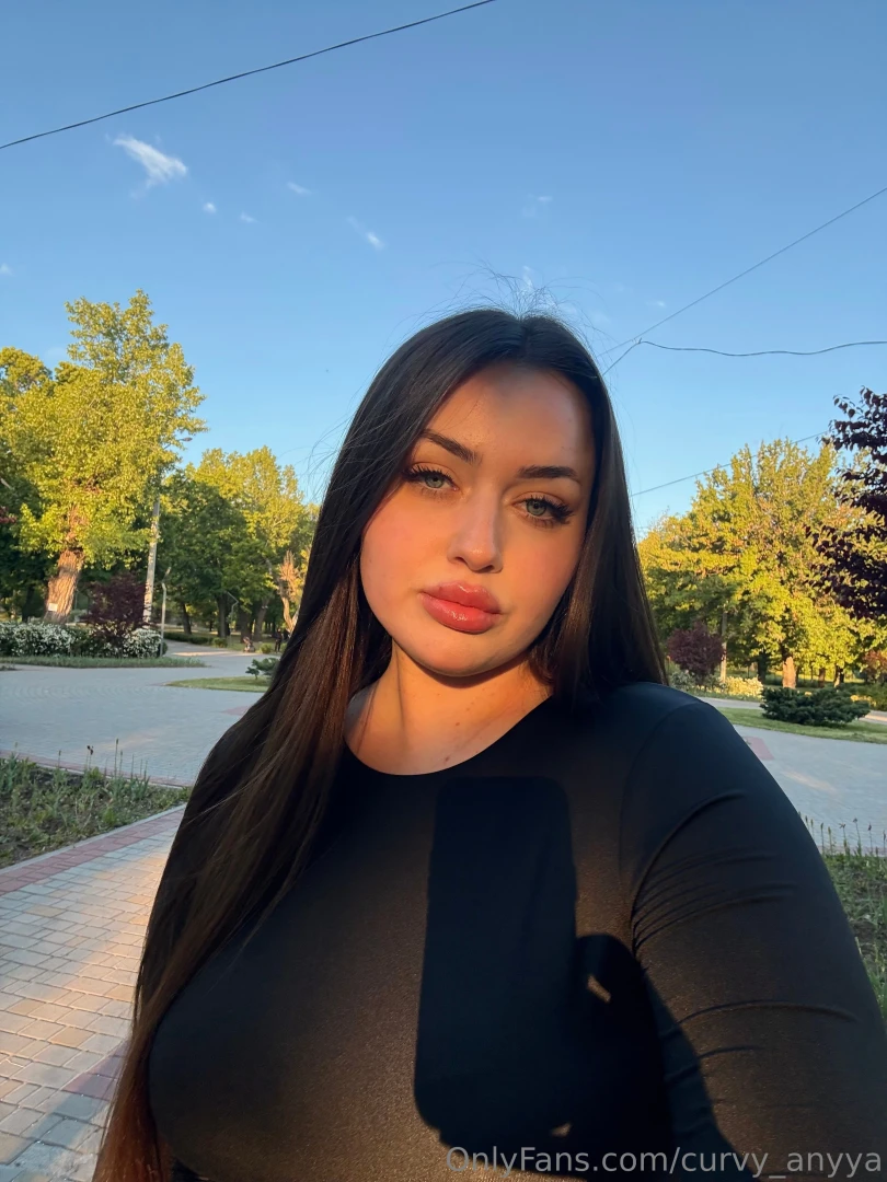 Curvy-anyya 