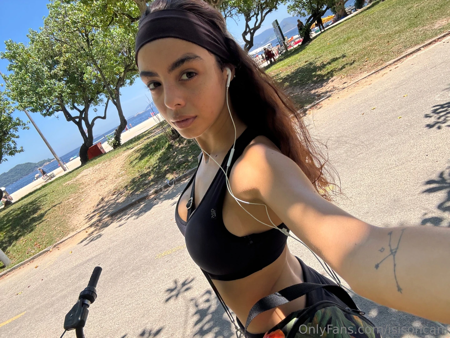 When you re trying to take a picture and people are looking 