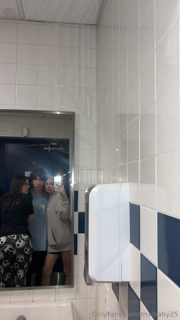 Going live on abs account jealousbabby 