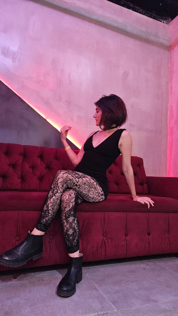 Merry xmas babe buy me dinner 