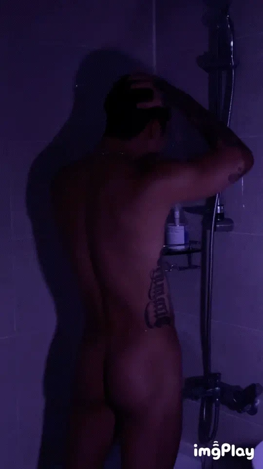 I want someone to wash me its bothered to wash by myself i need you 