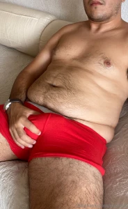 Do you want to see me cum on my hairy belly dm if you want to see me