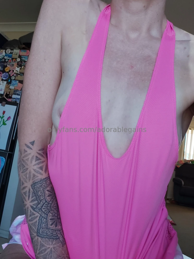 Peek a boo nipple 