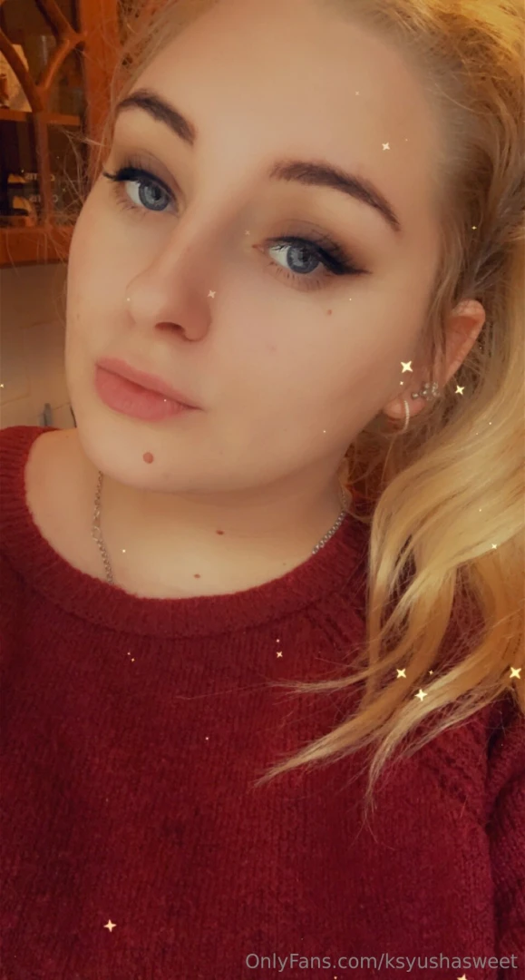 Chocolate covered strawberries love at first bite juicy sweet berries 