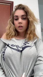 What is the hottest lingerie color in your opinion that a girl can