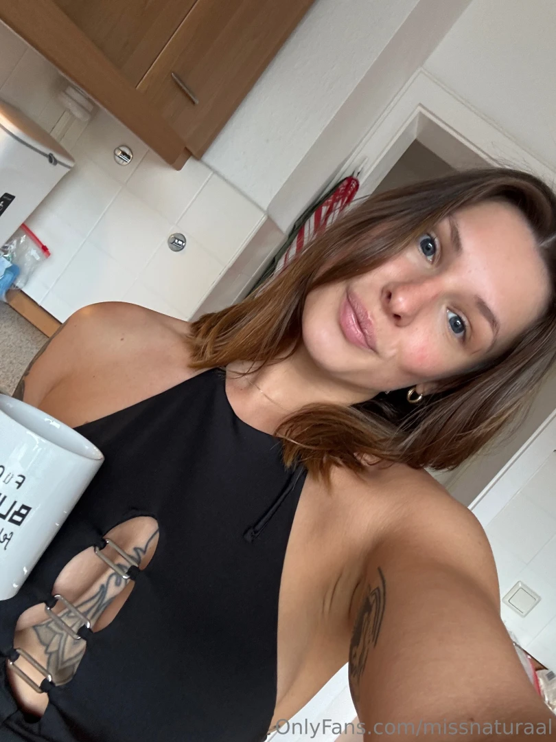 Good girl messy mind 