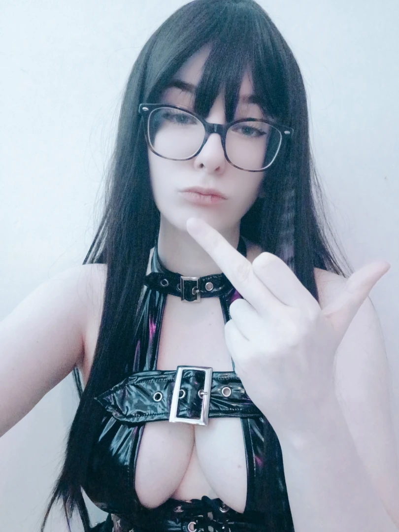 Does hot girls flipping you off turn you on 