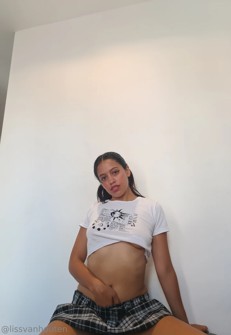 Would you rather i sit on your desk or on your lap 