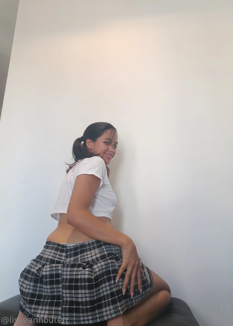 I can be your worst distraction in this class 