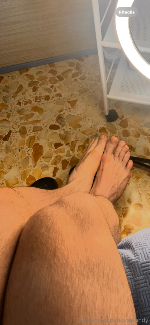 Tired feet waiting for the right hands 