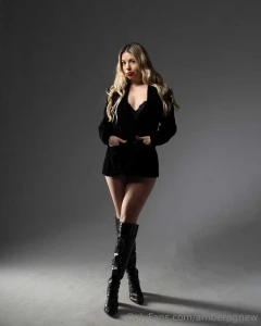 Kyaaa this outfit s for u so u better message me now come whisper