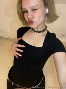 I look sweet until you come a little closer part 1