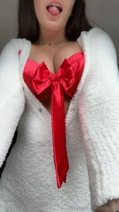 Dm me a for an early v-day surprise