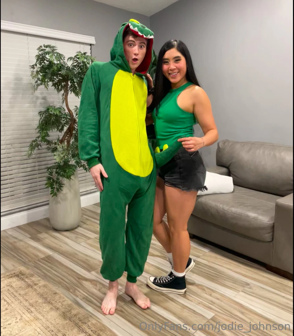 Have you seen my new ish scene with the amazing emeraldlovesx you can part 1 