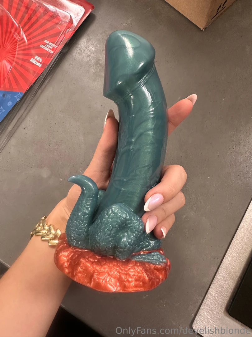 Have you met my new friend yet being feutured soon on my vip page 