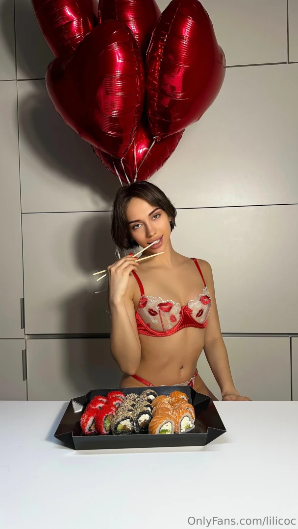 I love a good meal sushi me and this table what are your thoughts 