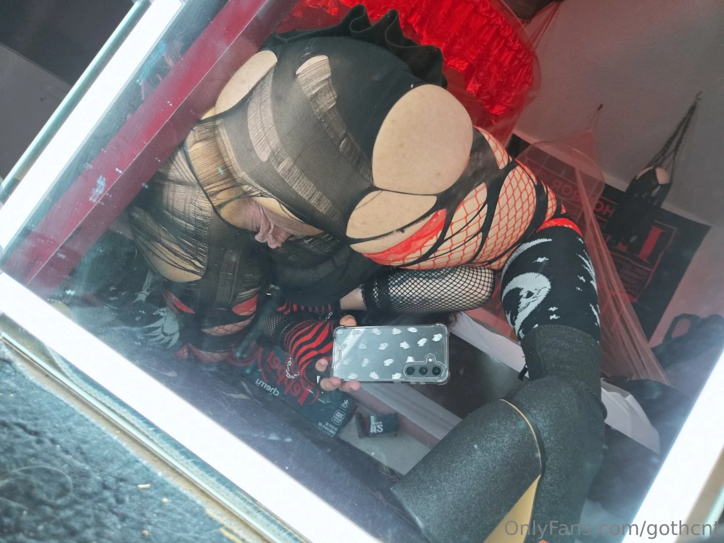 Pretty pussy needs to be sucked 