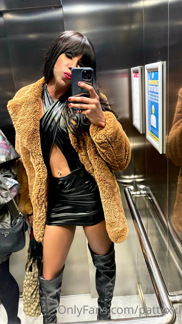 This outfit looks cute but i bet you re wondering how it comes off 