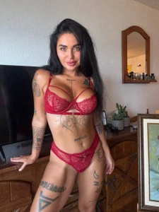 Warning addictive personality