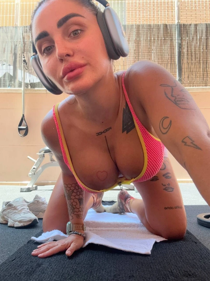 Would you like to work out with me in the same gym which photo do you part 1 