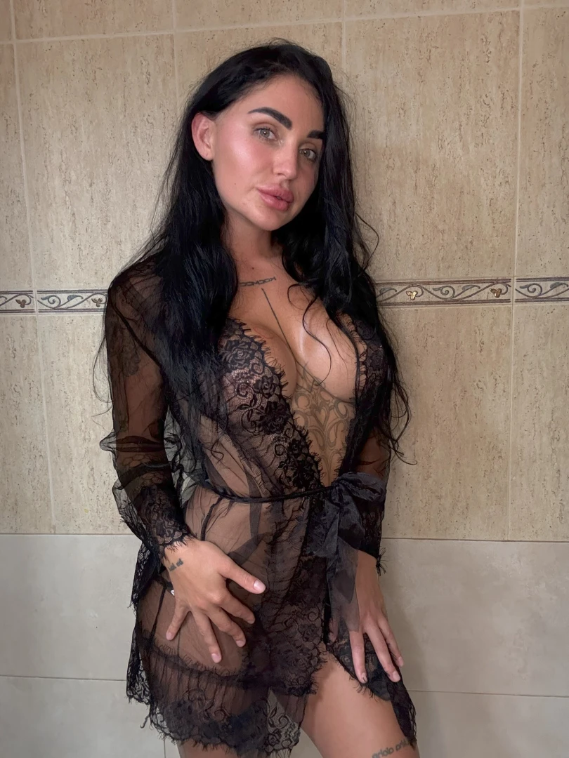 Swipe through and tell me which pic made you the hardest part 2 