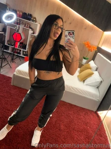 Send hi and unlock exclusive goodies in your dms