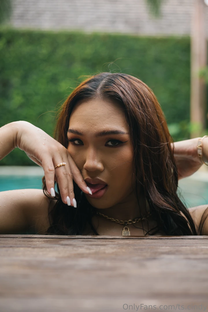 You don t know what it feels like to feel water on my skin and your 