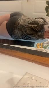 Thatthickmidwesternchick